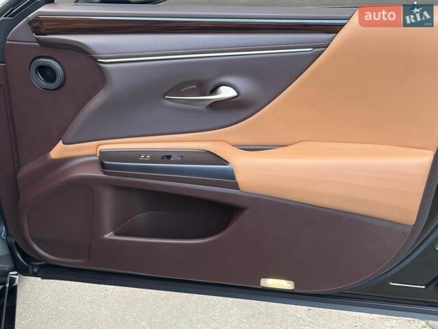 Черный Лексус ЕС, объемом двигателя 2.5 л и пробегом 132 тыс. км за 31840 $, фото 15 на Automoto.ua