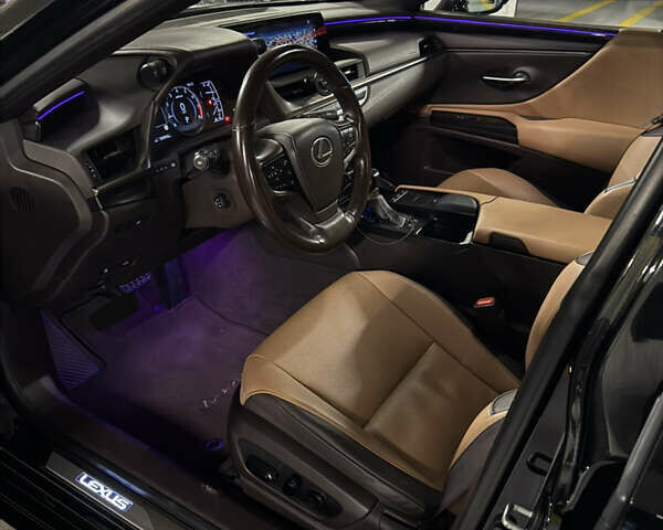 Лексус ЕС 2020 у Києві на Automoto.ua Чорний Лексус ЕС, об'ємом двигуна 2.5 л та пробігом 105 тис. км за 31000 $, фото 11 на Automoto.ua