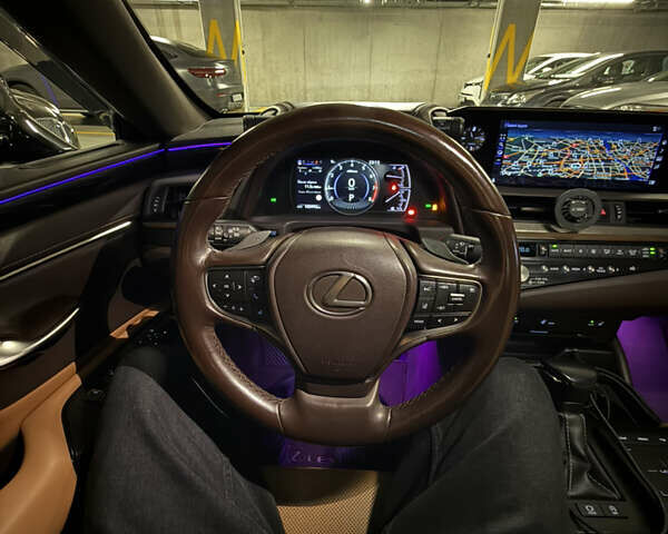 Лексус ЕС 2020 у Києві на Automoto.ua Чорний Лексус ЕС, об'ємом двигуна 2.5 л та пробігом 105 тис. км за 31000 $, фото 12 на Automoto.ua