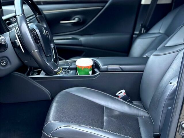 Чорний Лексус ЕС, об'ємом двигуна 2.5 л та пробігом 0 тис. км за 32000 $, фото 6 на Automoto.ua