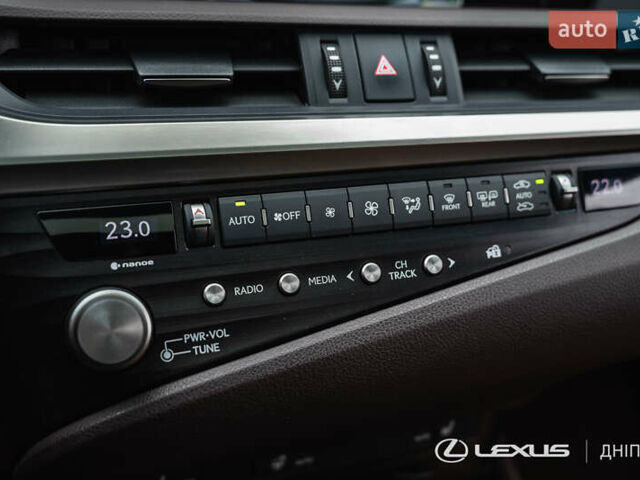 Черный Лексус ЕС, объемом двигателя 2.49 л и пробегом 43 тыс. км за 41000 $, фото 24 на Automoto.ua