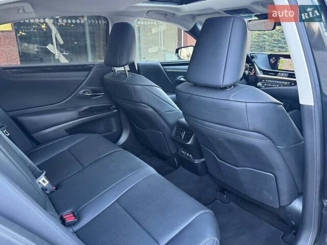 Лексус ЕС 2021 в Харькове на Automoto.ua Черный Лексус ЕС, объемом двигателя 2.49 л и пробегом 95 тыс. км за 39999 $, фото 10 на Automoto.ua