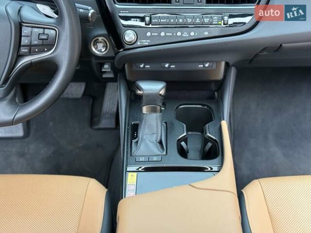 Чорний Лексус ЕС, об'ємом двигуна 2.49 л та пробігом 23 тис. км за 45900 $, фото 31 на Automoto.ua