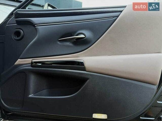 Лексус ЕС 2023 в Киеве на Automoto.ua Черный Лексус ЕС, объемом двигателя 2.49 л и пробегом 9 тыс. км за 50999 $, фото 31 на Automoto.ua