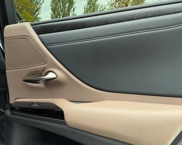 Черный Лексус ЕС, объемом двигателя 2.49 л и пробегом 65 тыс. км за 52000 $, фото 12 на Automoto.ua