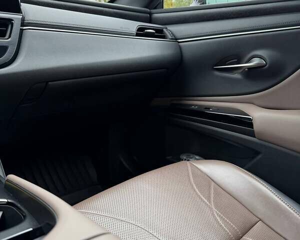 Черный Лексус ЕС, объемом двигателя 2.49 л и пробегом 65 тыс. км за 52000 $, фото 4 на Automoto.ua