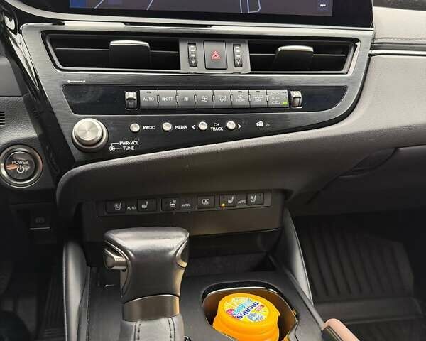 Черный Лексус ЕС, объемом двигателя 2.49 л и пробегом 65 тыс. км за 52000 $, фото 5 на Automoto.ua