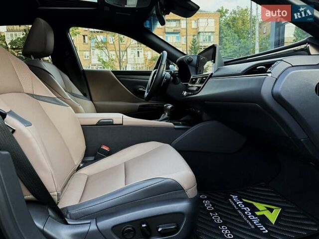 Лексус ЕС 2023 в Киеве на Automoto.ua Черный Лексус ЕС, объемом двигателя 2.49 л и пробегом 9 тыс. км за 50999 $, фото 32 на Automoto.ua