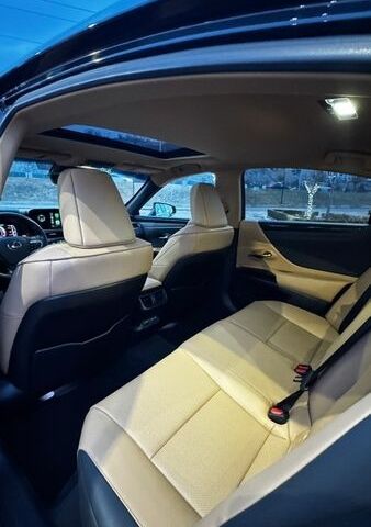 Черный Лексус ЕС, объемом двигателя 2.49 л и пробегом 35 тыс. км за 42800 $, фото 5 на Automoto.ua