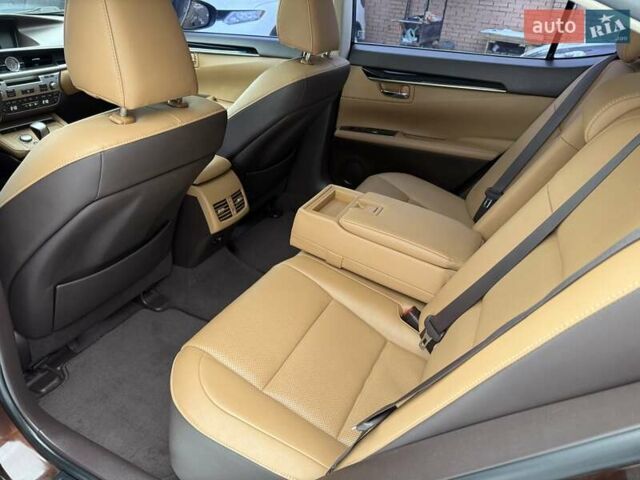 Коричневый Лексус ЕС, объемом двигателя 2.5 л и пробегом 89 тыс. км за 26500 $, фото 2 на Automoto.ua