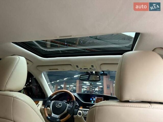 Красный Лексус ЕС, объемом двигателя 2.49 л и пробегом 300 тыс. км за 14990 $, фото 23 на Automoto.ua