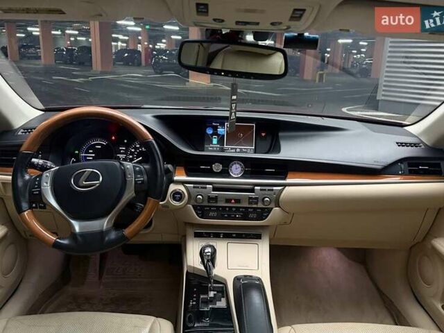 Красный Лексус ЕС, объемом двигателя 2.49 л и пробегом 300 тыс. км за 14990 $, фото 22 на Automoto.ua