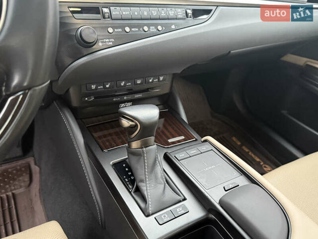 Красный Лексус ЕС, объемом двигателя 2.49 л и пробегом 56 тыс. км за 37499 $, фото 13 на Automoto.ua