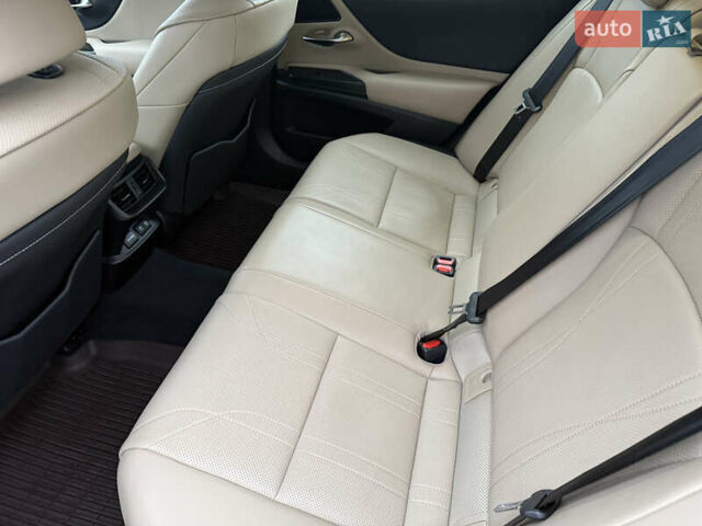 Красный Лексус ЕС, объемом двигателя 2.49 л и пробегом 56 тыс. км за 37499 $, фото 21 на Automoto.ua