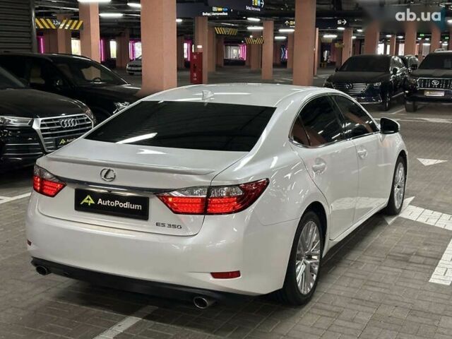 Лексус ЕС, объемом двигателя 0 л и пробегом 150 тыс. км за 19000 $, фото 3 на Automoto.ua