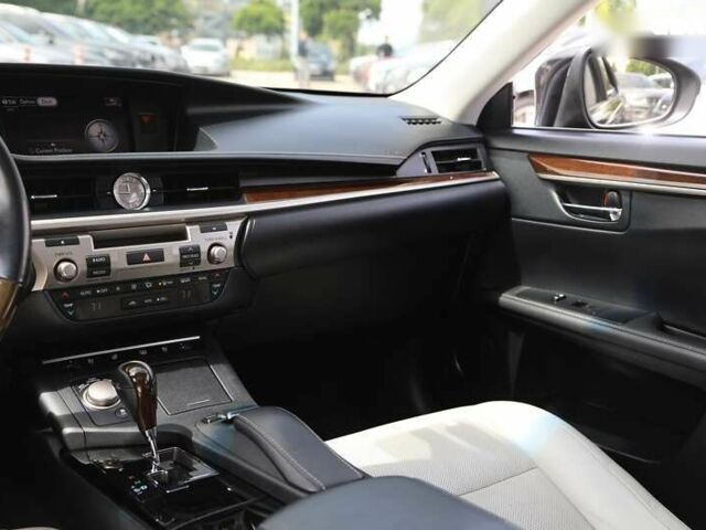 Лексус ЕС, объемом двигателя 0 л и пробегом 129 тыс. км за 19900 $, фото 12 на Automoto.ua