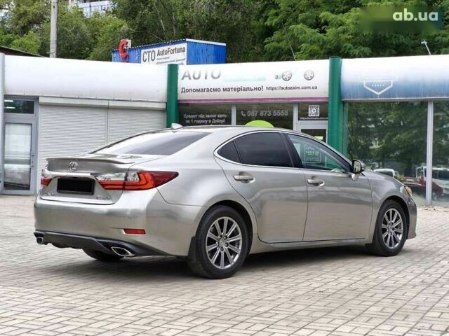 Лексус ЕС, объемом двигателя 0 л и пробегом 180 тыс. км за 25900 $, фото 6 на Automoto.ua