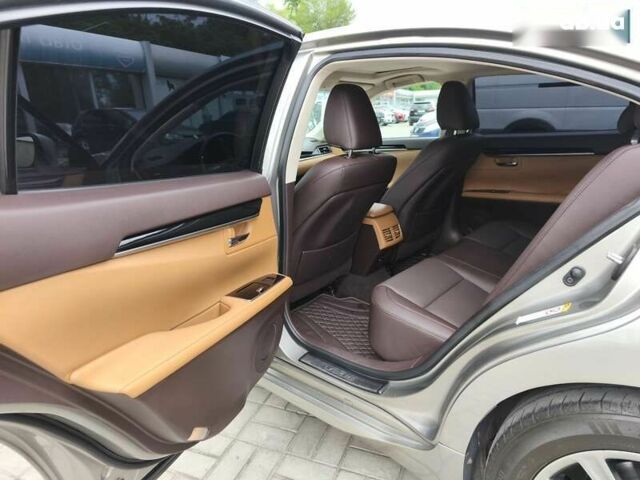 Лексус ЕС, объемом двигателя 0 л и пробегом 180 тыс. км за 25900 $, фото 14 на Automoto.ua