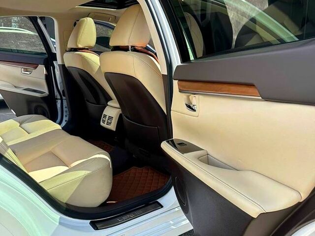 Лексус ЕС, объемом двигателя 25 л и пробегом 57 тыс. км за 26599 $, фото 7 на Automoto.ua