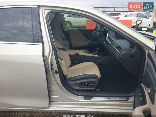 Лексус ЕС, объемом двигателя 2.5 л и пробегом 34 тыс. км за 10000 $, фото 4 на Automoto.ua