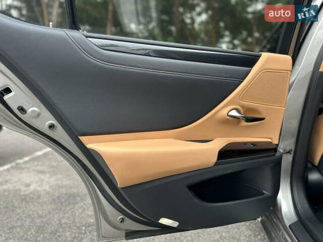 Лексус ЕС, объемом двигателя 2 л и пробегом 32 тыс. км за 36000 $, фото 29 на Automoto.ua