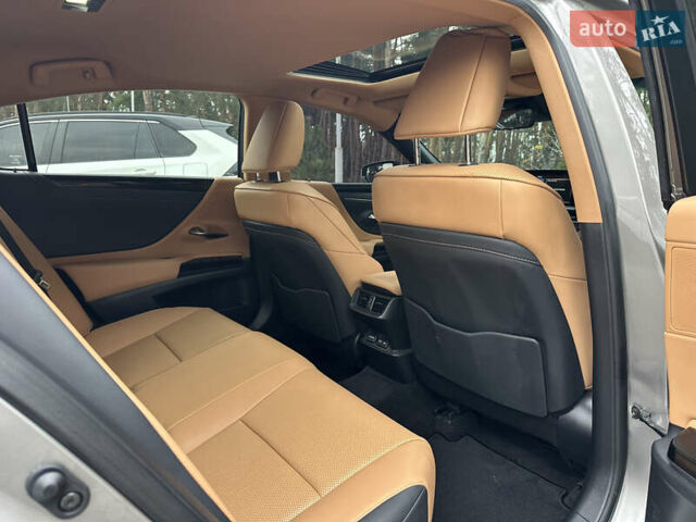 Лексус ЕС, объемом двигателя 2 л и пробегом 32 тыс. км за 36000 $, фото 34 на Automoto.ua