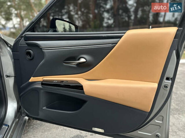 Лексус ЕС, объемом двигателя 2 л и пробегом 32 тыс. км за 36000 $, фото 31 на Automoto.ua