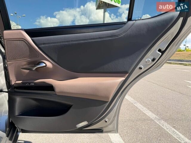Лексус ЕС, объемом двигателя 2.49 л и пробегом 99 тыс. км за 41500 $, фото 15 на Automoto.ua
