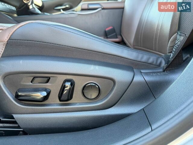 Лексус ЕС, объемом двигателя 2.49 л и пробегом 99 тыс. км за 41500 $, фото 19 на Automoto.ua