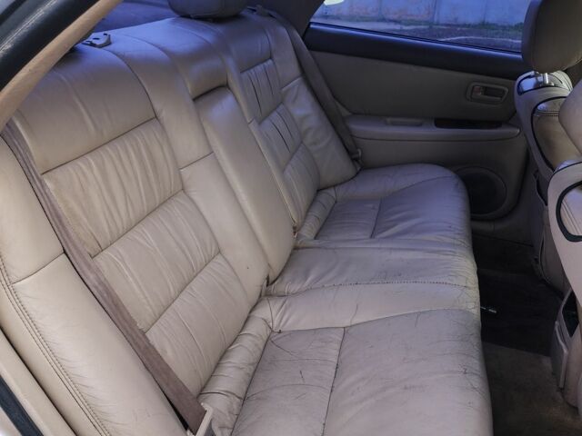 Серый Лексус ЕС, объемом двигателя 3 л и пробегом 290 тыс. км за 1150 $, фото 10 на Automoto.ua