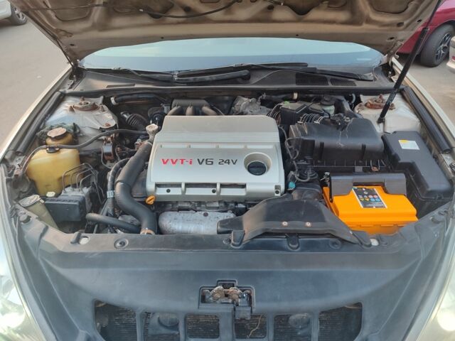 Серый Лексус ЕС, объемом двигателя 0 л и пробегом 250 тыс. км за 3850 $, фото 2 на Automoto.ua