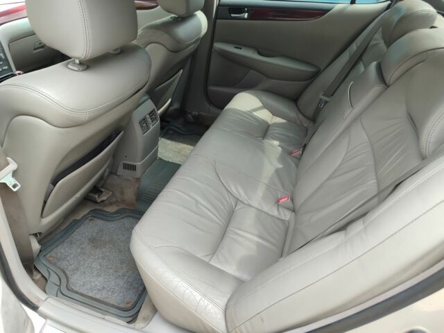 Серый Лексус ЕС, объемом двигателя 0 л и пробегом 250 тыс. км за 3850 $, фото 9 на Automoto.ua