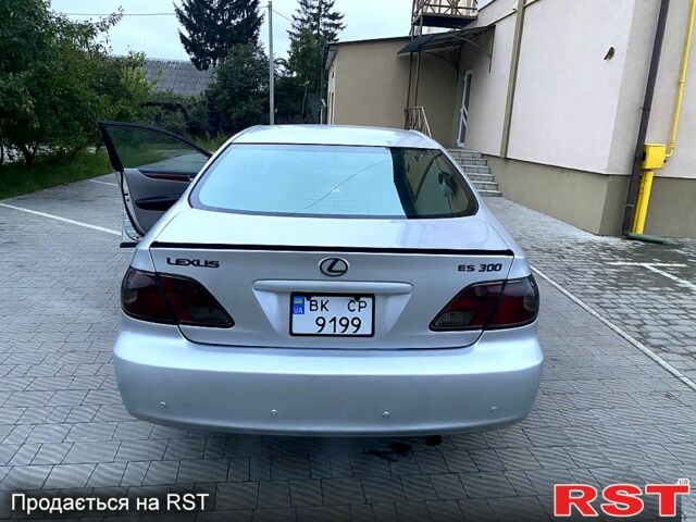 Серый Лексус ЕС, объемом двигателя 3 л и пробегом 306 тыс. км за 5200 $, фото 2 на Automoto.ua