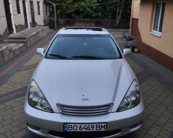 Серый Лексус ЕС, объемом двигателя 3 л и пробегом 303 тыс. км за 5100 $, фото 1 на Automoto.ua