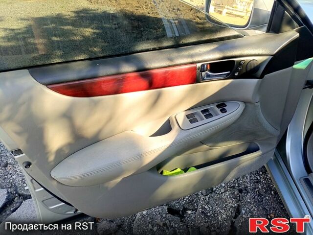 Серый Лексус ЕС, объемом двигателя 3 л и пробегом 230 тыс. км за 3700 $, фото 4 на Automoto.ua