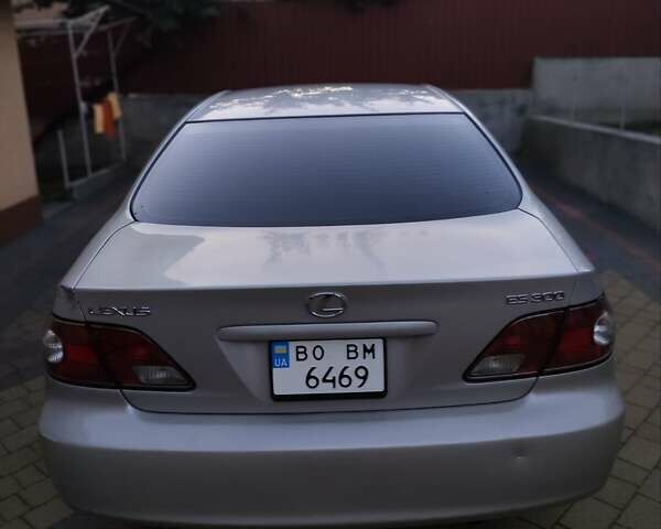Серый Лексус ЕС, объемом двигателя 3 л и пробегом 303 тыс. км за 5100 $, фото 5 на Automoto.ua