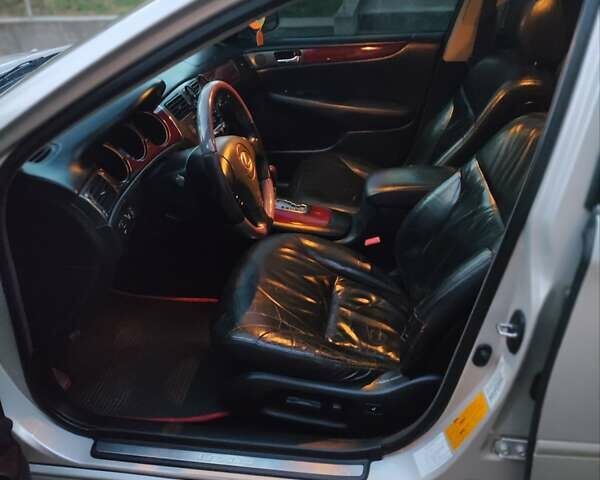Серый Лексус ЕС, объемом двигателя 3 л и пробегом 303 тыс. км за 5100 $, фото 9 на Automoto.ua