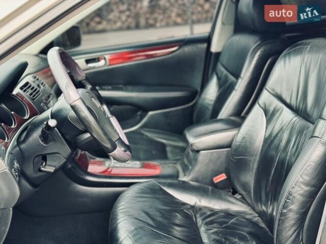 Серый Лексус ЕС, объемом двигателя 3 л и пробегом 197 тыс. км за 4600 $, фото 5 на Automoto.ua