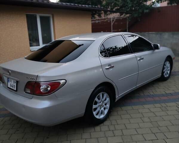 Серый Лексус ЕС, объемом двигателя 3 л и пробегом 303 тыс. км за 5100 $, фото 4 на Automoto.ua