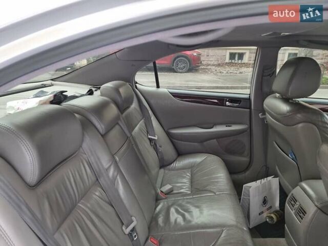 Серый Лексус ЕС, объемом двигателя 3 л и пробегом 300 тыс. км за 6500 $, фото 1 на Automoto.ua