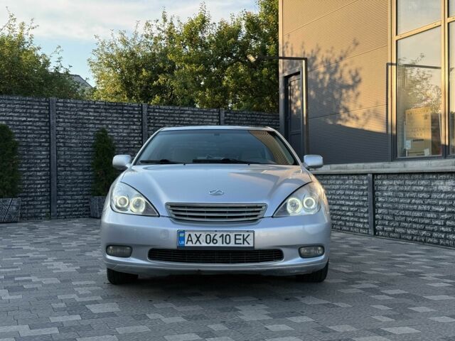 Серый Лексус ЕС, объемом двигателя 3 л и пробегом 380 тыс. км за 5400 $, фото 1 на Automoto.ua