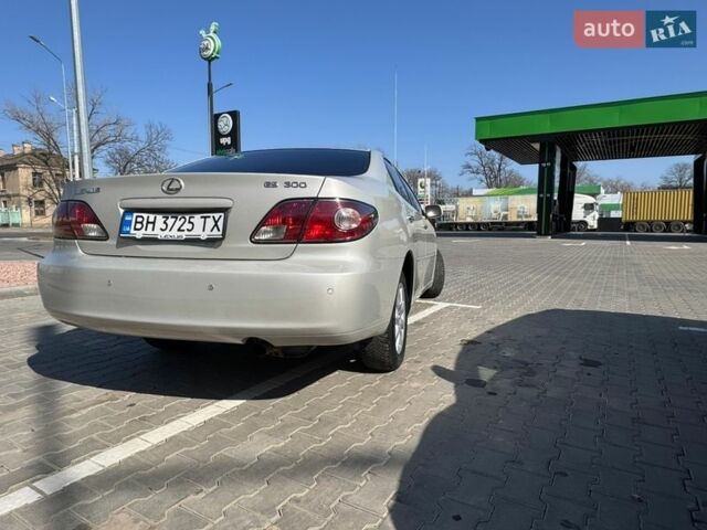 Серый Лексус ЕС, объемом двигателя 3 л и пробегом 350 тыс. км за 4999 $, фото 4 на Automoto.ua