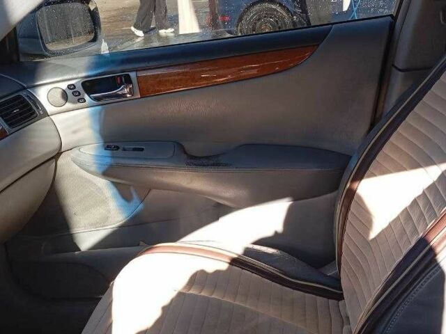 Сірий Лексус ЕС, об'ємом двигуна 3.3 л та пробігом 299 тис. км за 5800 $, фото 8 на Automoto.ua