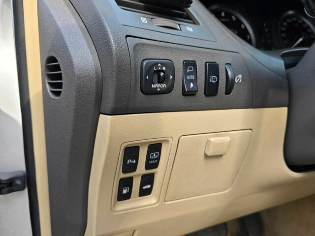 Серый Лексус ЕС, объемом двигателя 3.5 л и пробегом 203 тыс. км за 10500 $, фото 10 на Automoto.ua