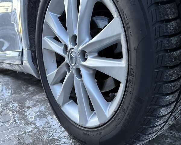 Серый Лексус ЕС, объемом двигателя 3.5 л и пробегом 207 тыс. км за 12300 $, фото 30 на Automoto.ua