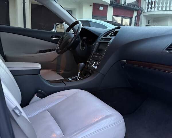 Серый Лексус ЕС, объемом двигателя 3.5 л и пробегом 207 тыс. км за 12300 $, фото 17 на Automoto.ua