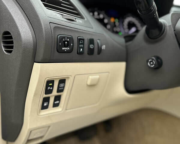 Сірий Лексус ЕС, об'ємом двигуна 3.44 л та пробігом 362 тис. км за 12000 $, фото 17 на Automoto.ua