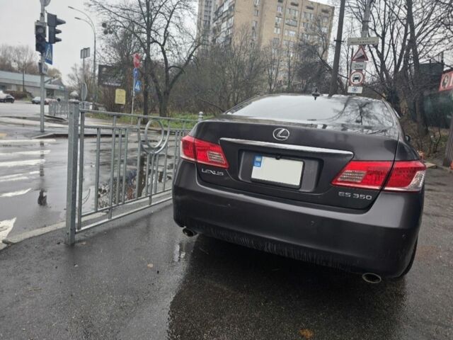 Серый Лексус ЕС, объемом двигателя 0 л и пробегом 344 тыс. км за 8000 $, фото 2 на Automoto.ua