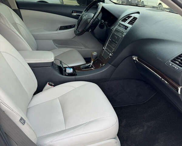 Серый Лексус ЕС, объемом двигателя 3.46 л и пробегом 210 тыс. км за 13300 $, фото 10 на Automoto.ua