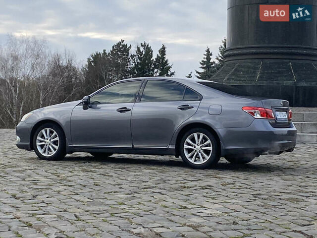 Серый Лексус ЕС, объемом двигателя 3.5 л и пробегом 317 тыс. км за 10999 $, фото 2 на Automoto.ua